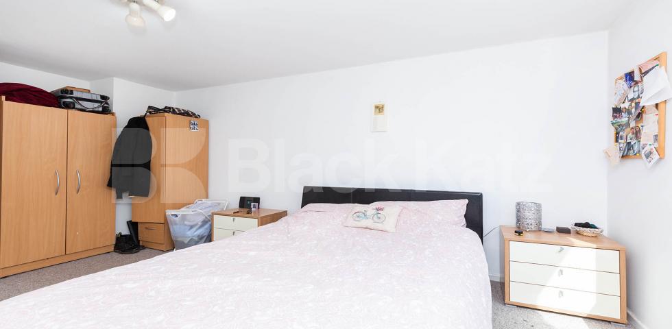 Two double bedrooms modern kitchen & bathroom mis to Marylebone Station.  Boldero Place, Marylebone